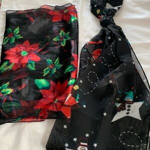 NWT Holiday Scarfs 🧣